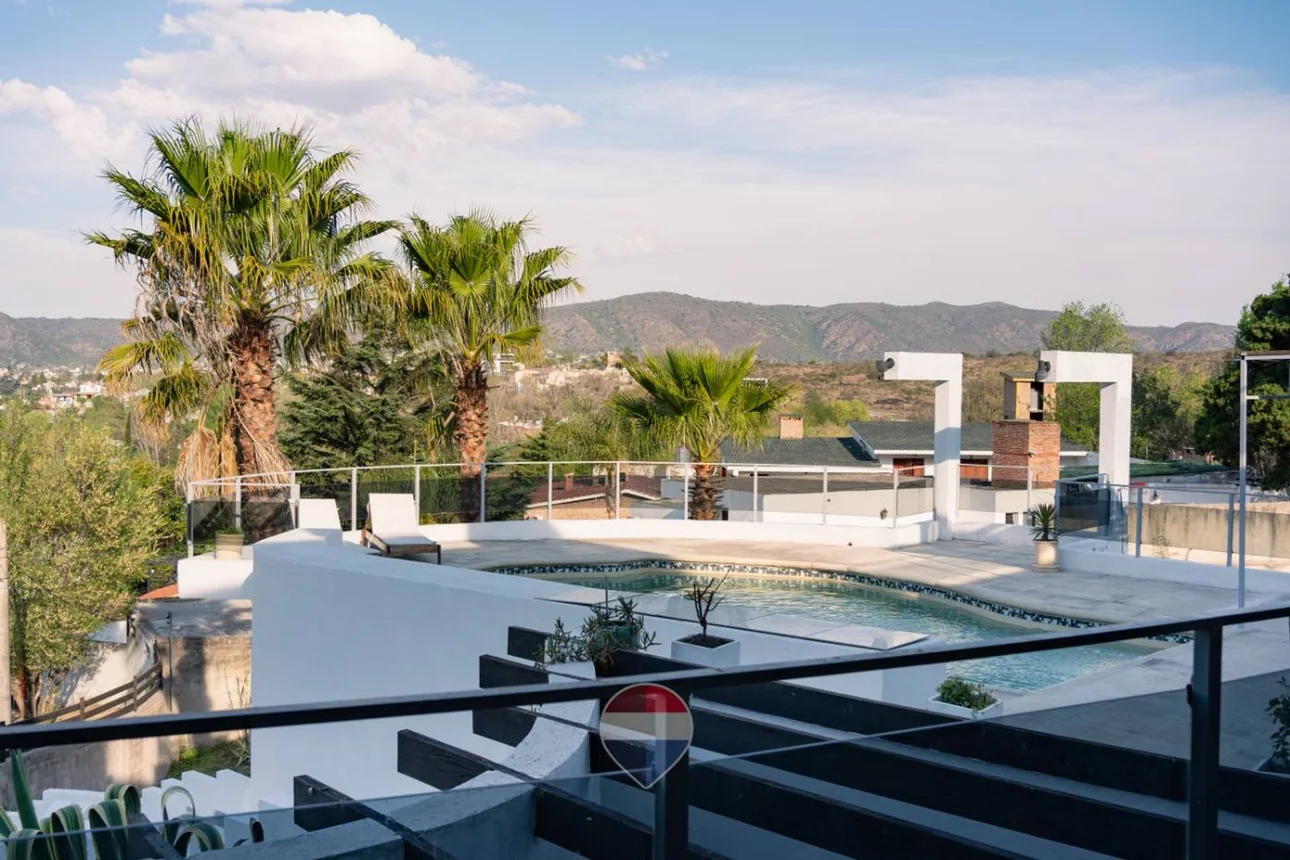 Casa de 8 ambientes en venta en Villa Carlos Paz, Hfgg+rwc Villa Carlos Paz, Córdoba, Argentina 0, foto 2