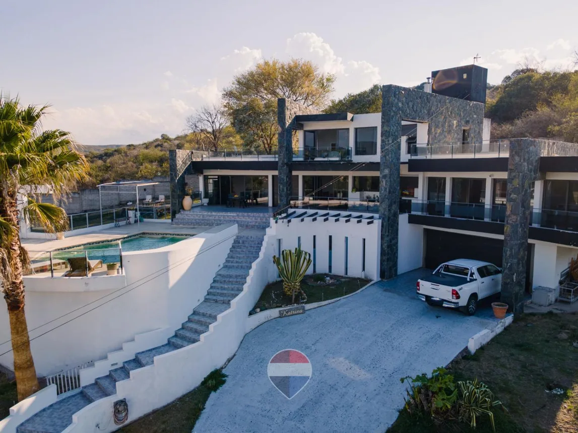Casa de 8 ambientes en venta en Villa Carlos Paz, Hfgg+rwc Villa Carlos Paz, Córdoba, Argentina 0, foto 5