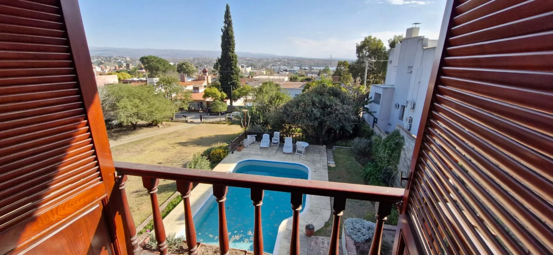 Casa de 15 ambientes en venta en Villa Carlos Paz, Roque Sáenz Peña 1900, foto 2