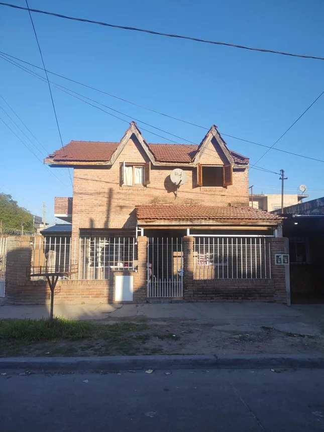 Casa de 4 ambientes en venta en Isidro Casanova, Asamblea 5500, foto 4