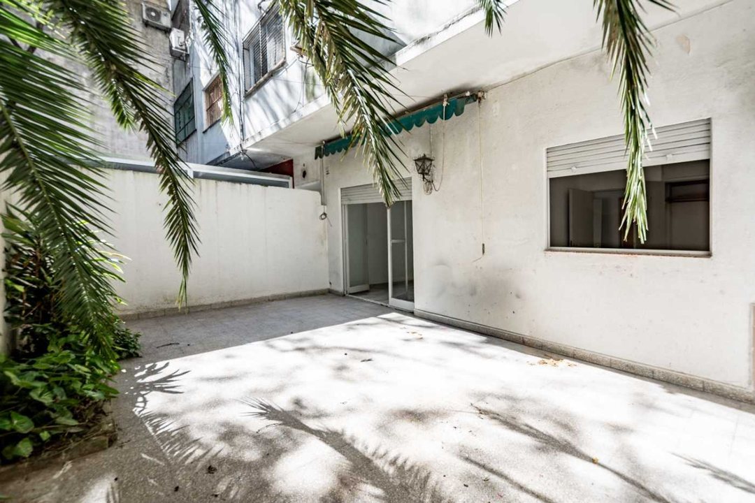 DEPARTAMENTO 3 AMB. EN PLANTA BAJA CON GRAN PATIO