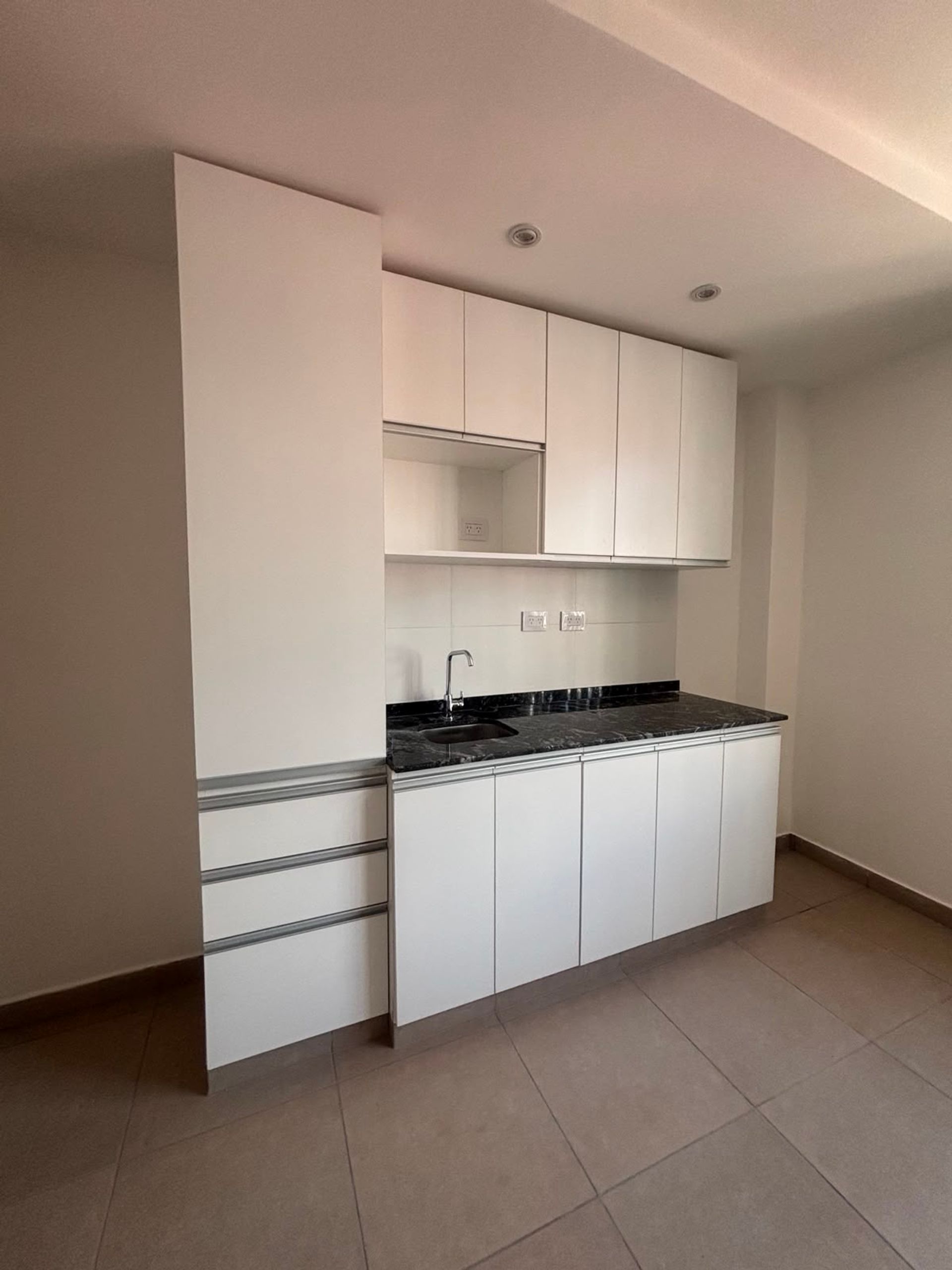 DEPARTAMENTO MONOAMBIENTE VENTA ZONA MACROCENTRO - foto 3