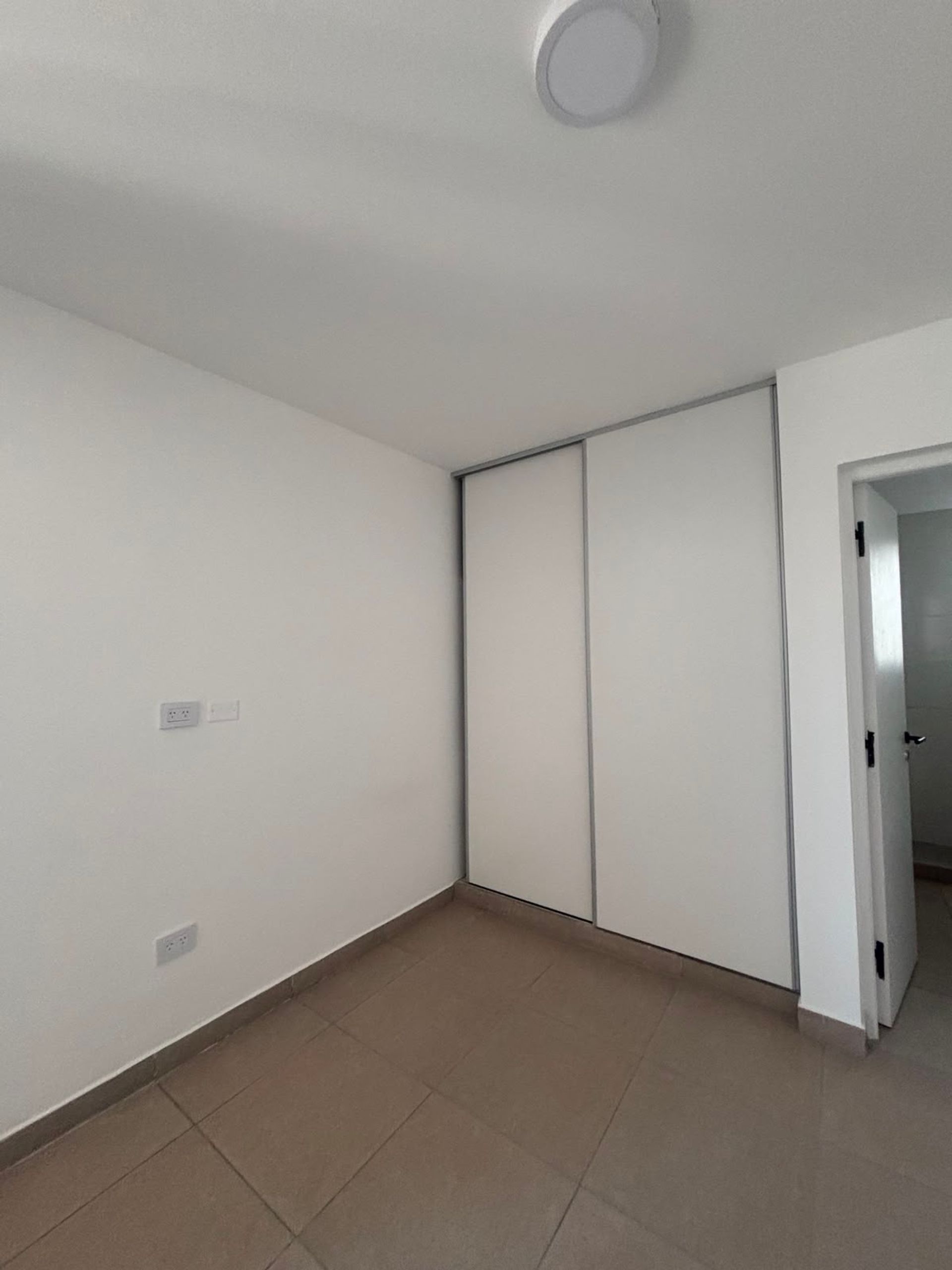 DEPARTAMENTO MONOAMBIENTE VENTA ZONA MACROCENTRO - foto 2