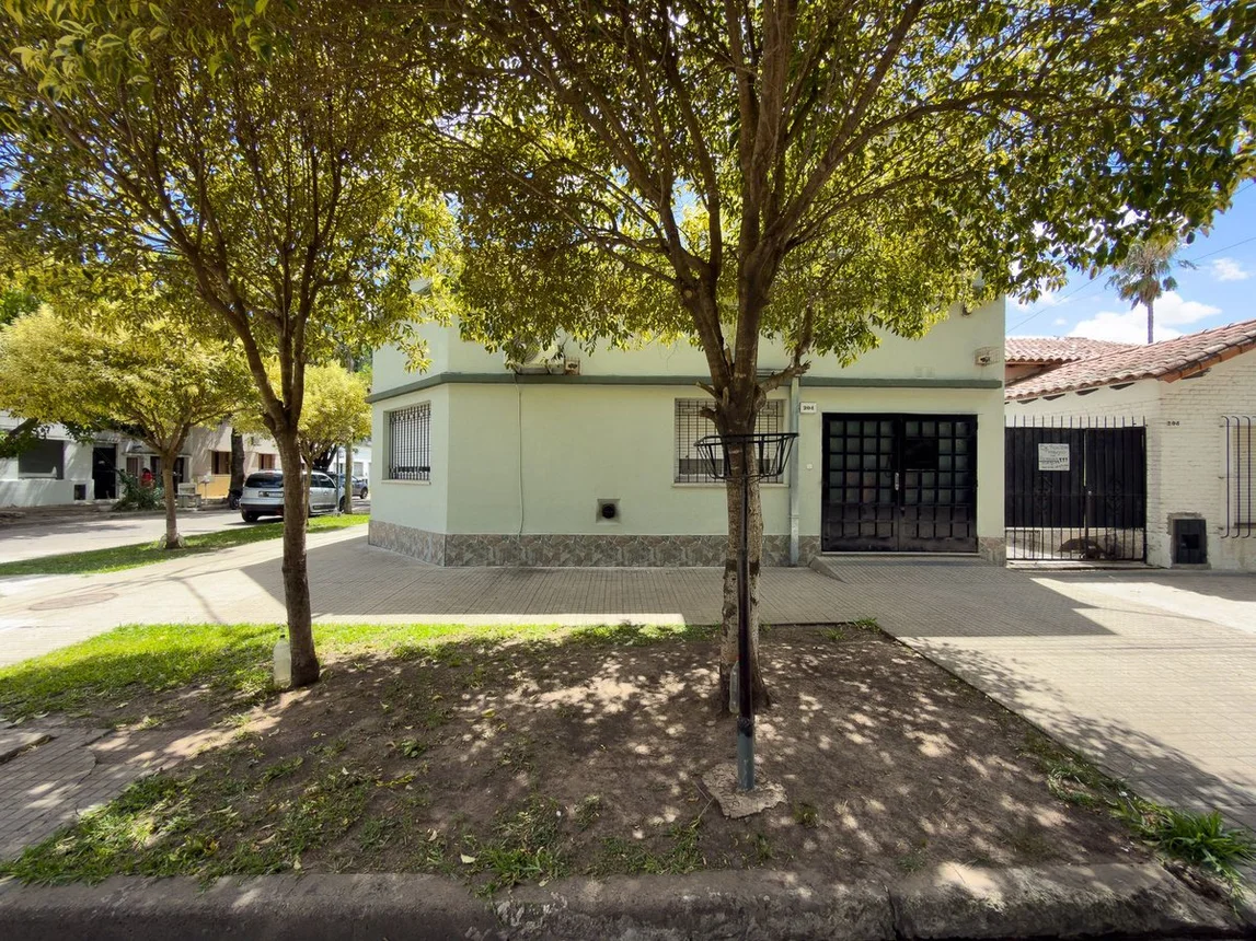 Casa en venta en La Plata, foto 2
