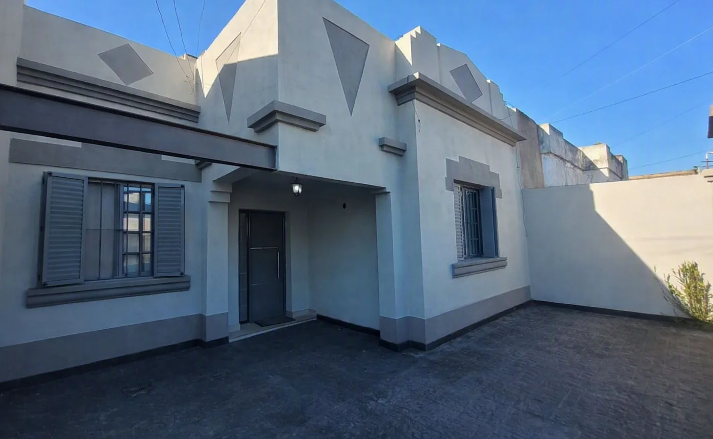Casa de 3 ambientes en venta en Remedios de Escalada, Doctor Lorenzo Guarracino 2900