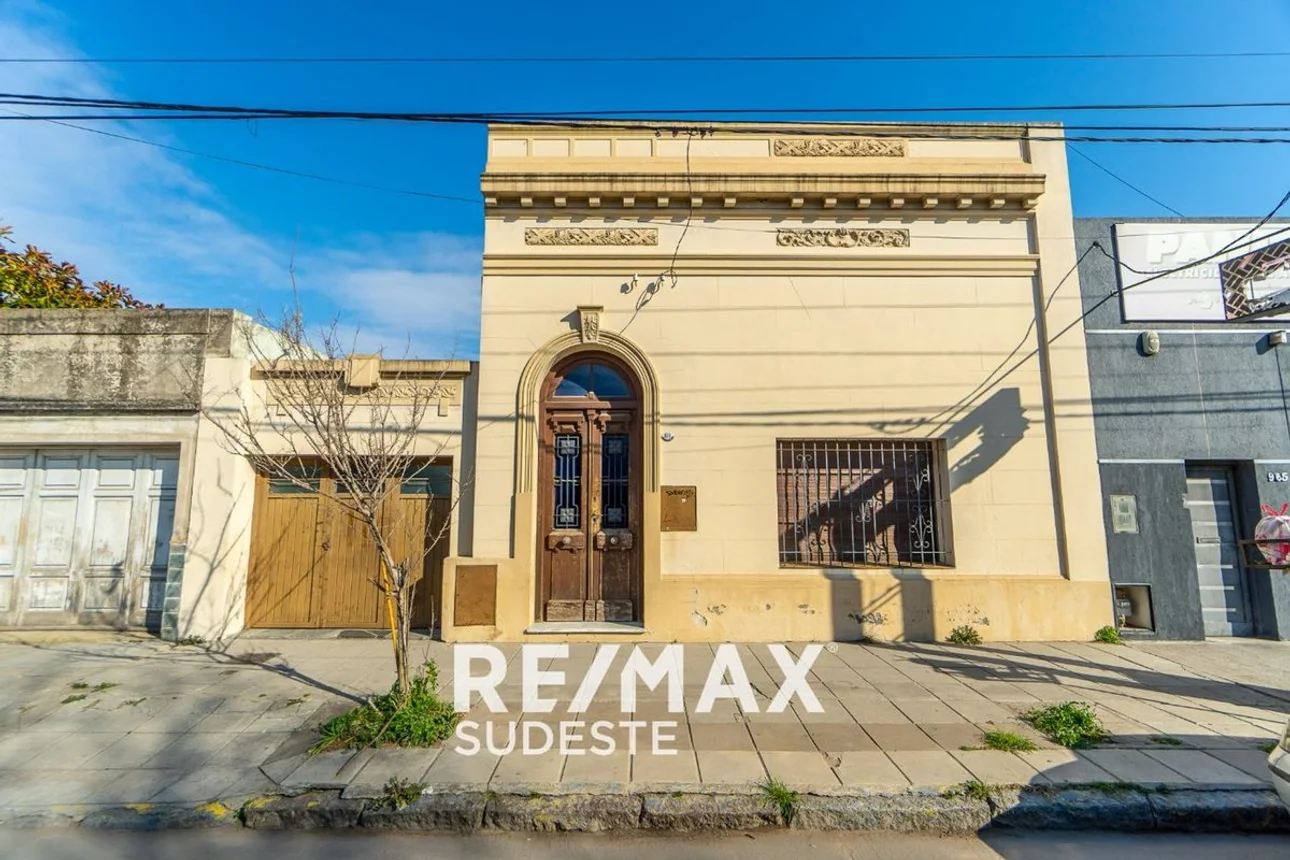Casa de 6 ambientes en venta en Bahía Blanca, Chiclana 900