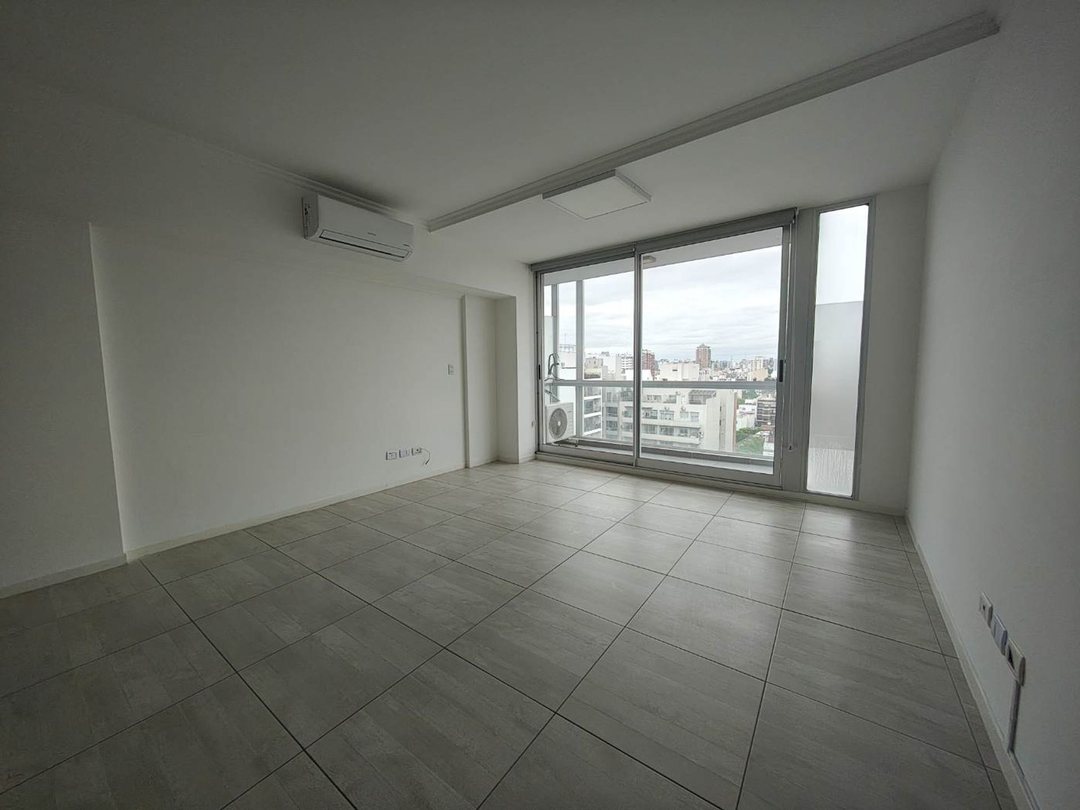 Alquiler Oficina Piso 11. Edificio Job Upgrade