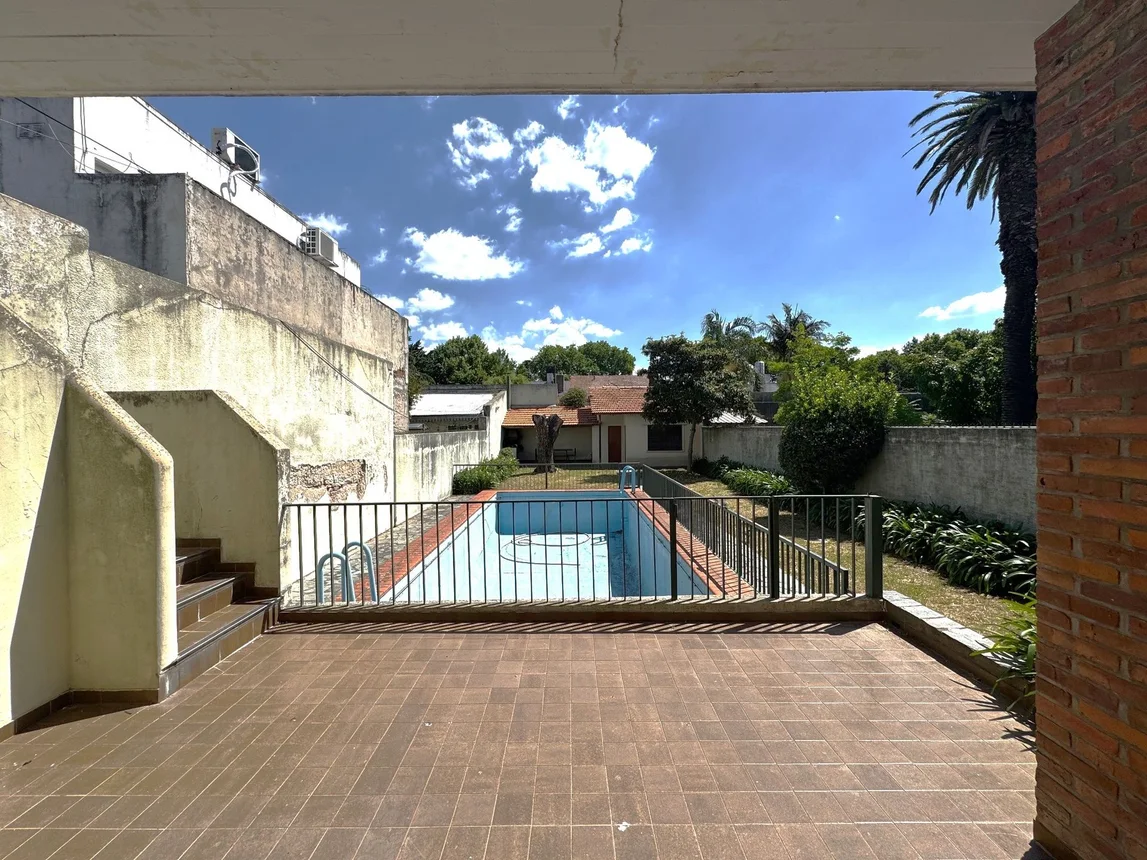 Casa en venta en Adrogué, foto 2