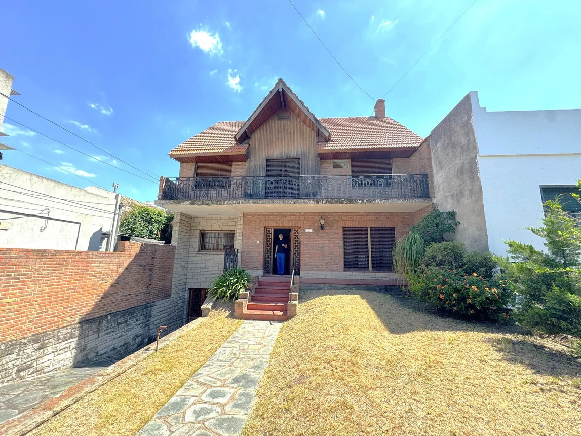 Casa en venta en Adrogué, foto 3
