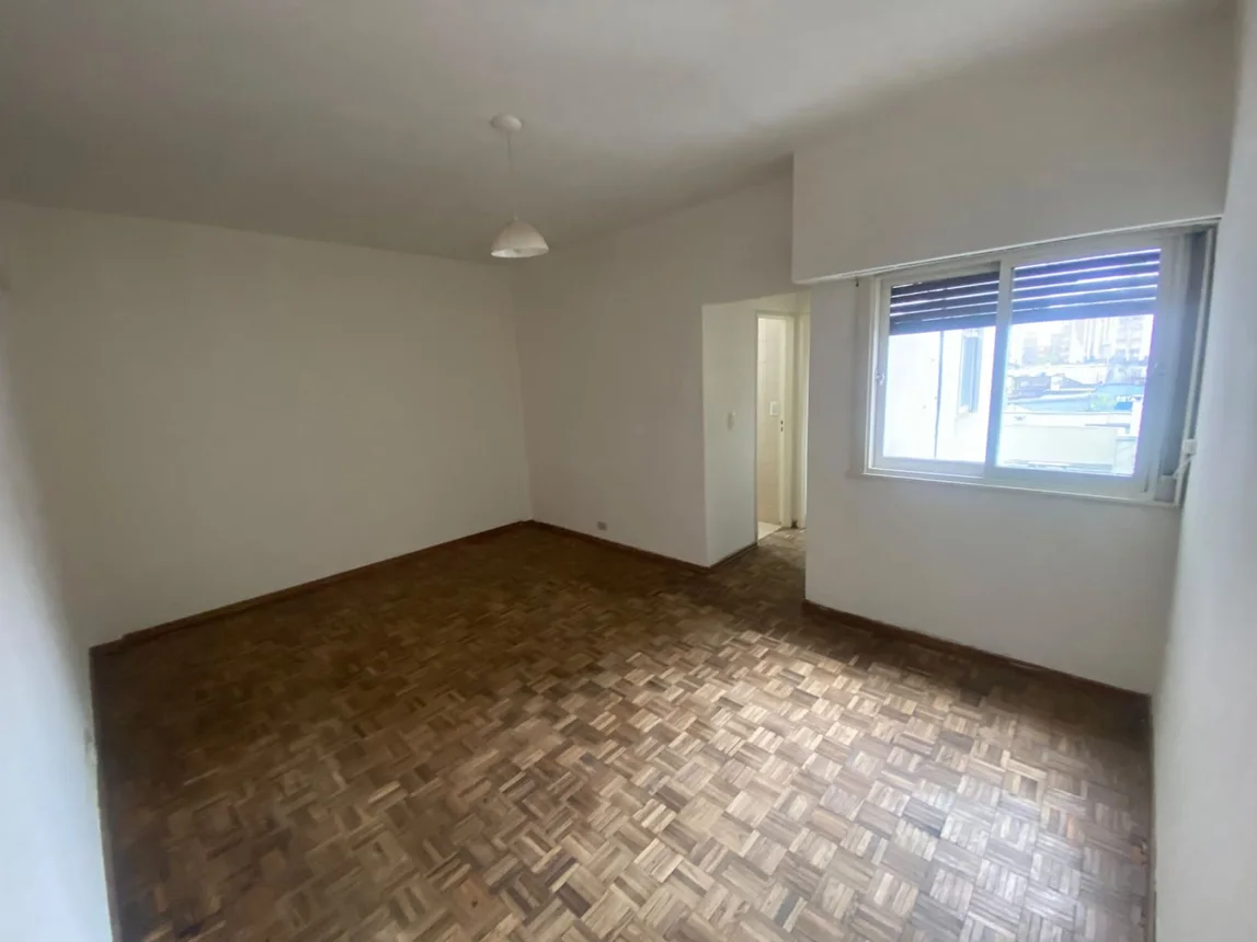 Departamento de 2 ambientes en alquiler en Morón, Crisólogo Larralde 800