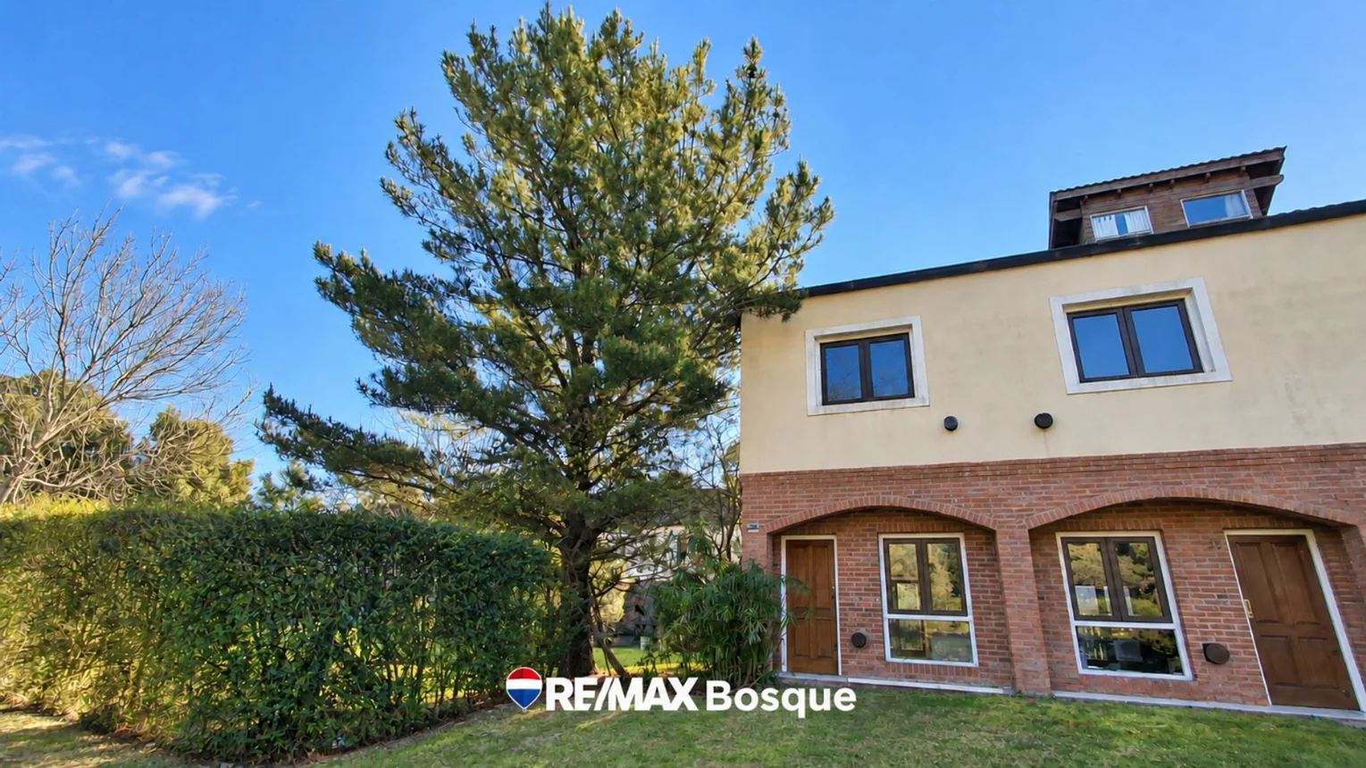Dúplex de 4 ambientes en venta en Pinamar, General Madariaga 0