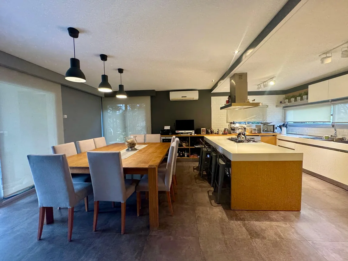Casa en venta en Quilmes, foto 2