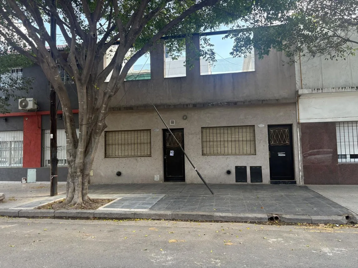 Casa de 5 ambientes en venta en Villa Luro, Moliere 300