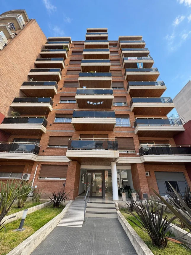 Departamento de 3 ambientes en venta en Castelar, Nicolás Avellaneda 900