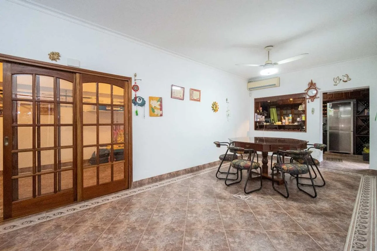Exclusiva casa en venta con quincho y pileta, foto 4