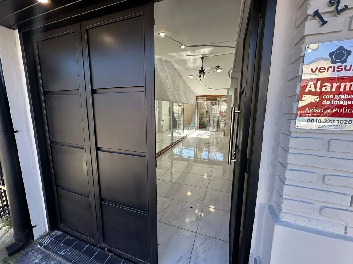 Casa de 3 ambientes en venta en Temperley, Julián de Casal 1200, foto 2