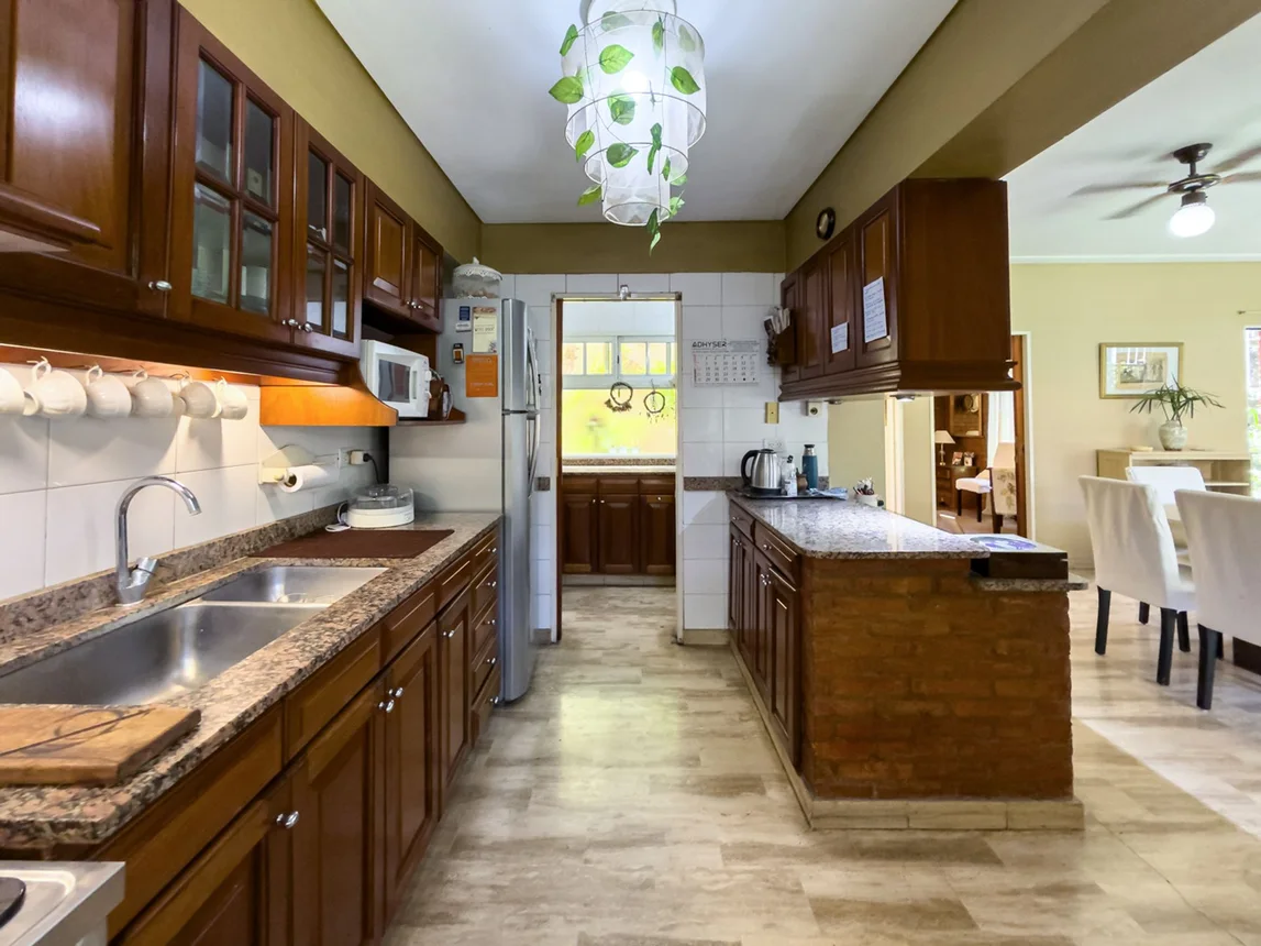 Casa de 5 ambientes en venta en Burzaco, Ricardo Rojas 1300