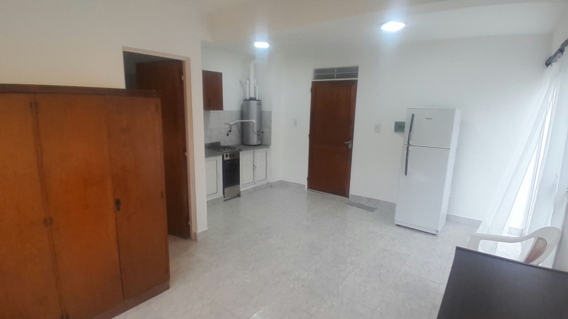 ALQUILER DEPTO MONOAMBIENTE EL HUAICO PLANTA BAJA - foto 3