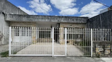 CASA TIPO PH CON GRAN POTENCIAL - CASTELAR