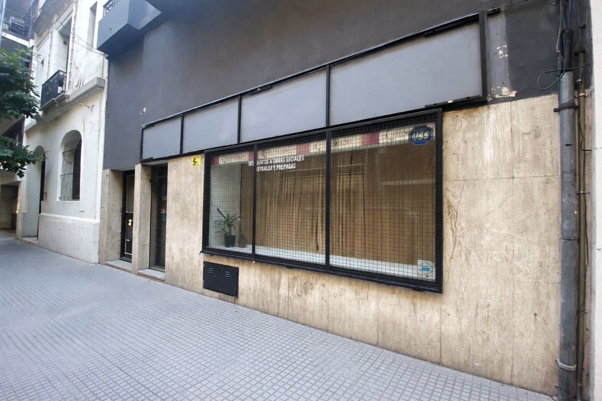 Foto 5 — LOCAL COMERCIAL/ VIVIENDA EN  RECOLETA