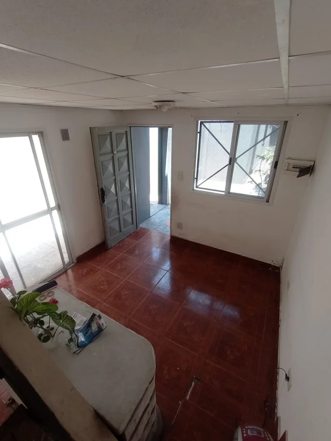 PH de 9 ambientes en venta en Caseros, Directorio 3200