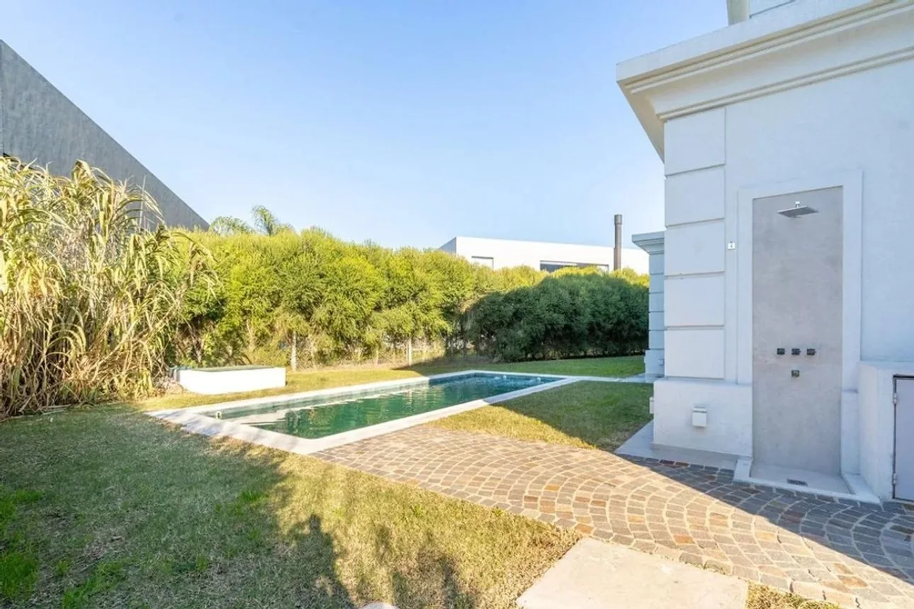 Casa en venta en Quilmes, foto 3