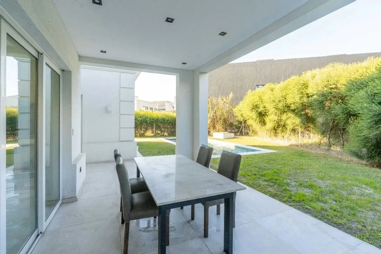 Casa en venta en Quilmes, foto 4