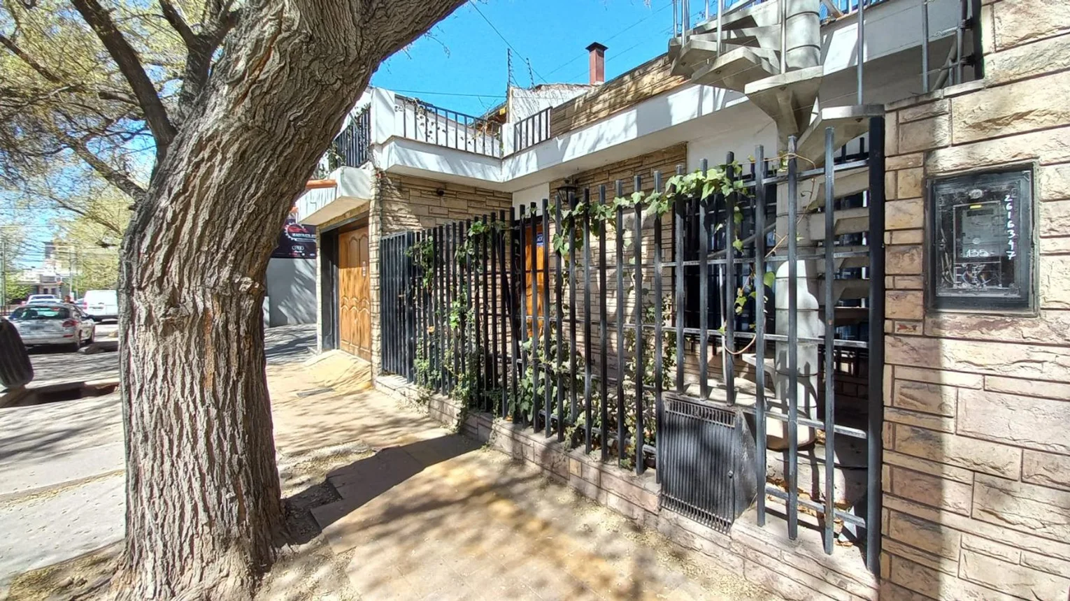 Casa en venta en Guaymallén, foto 2