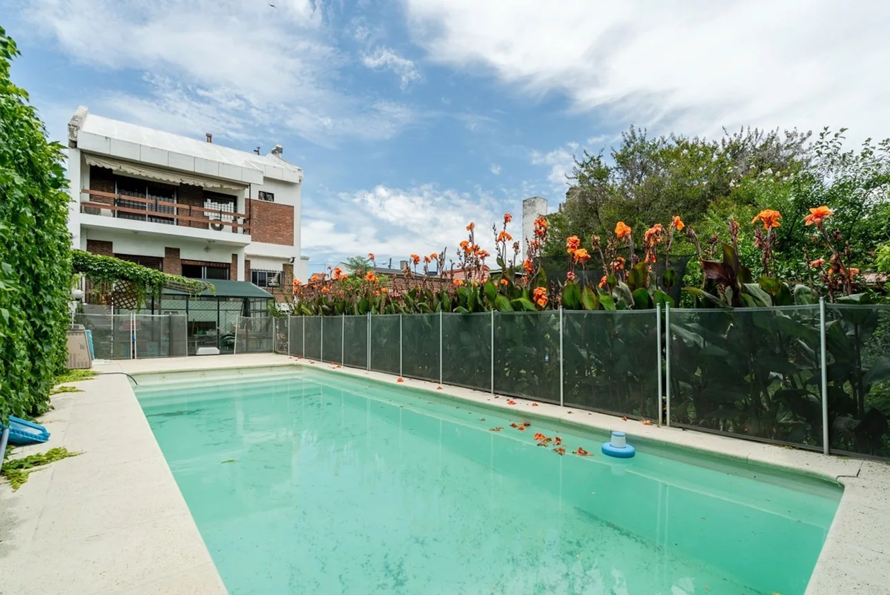 Casa de 5 ambientes en venta en Villa Sarmiento, Virrey Liniers 400