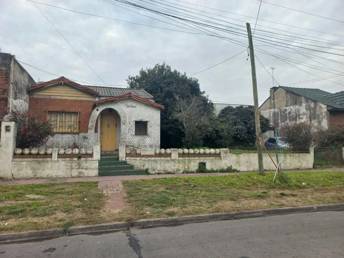 Casa en venta en Quilmes, foto 3