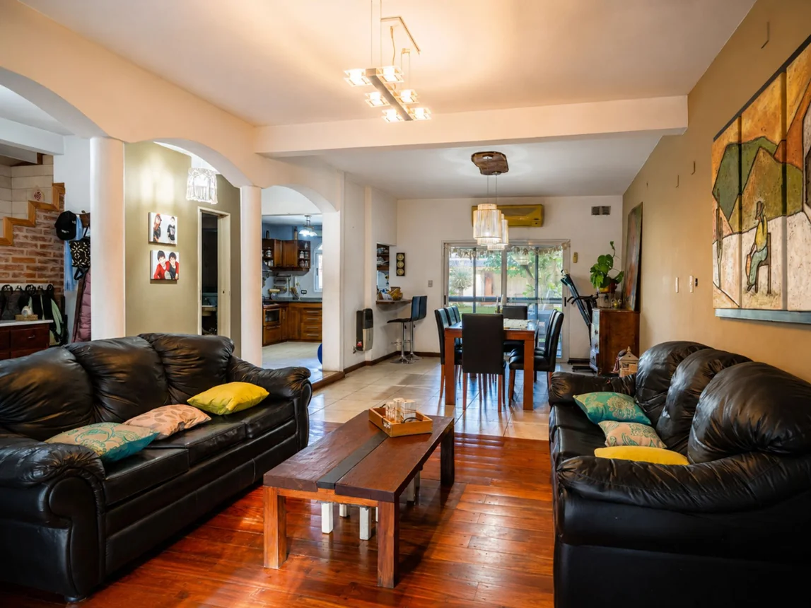 Casa de 4 ambientes en venta en El Talar, John F. Kennedy 600, foto 2