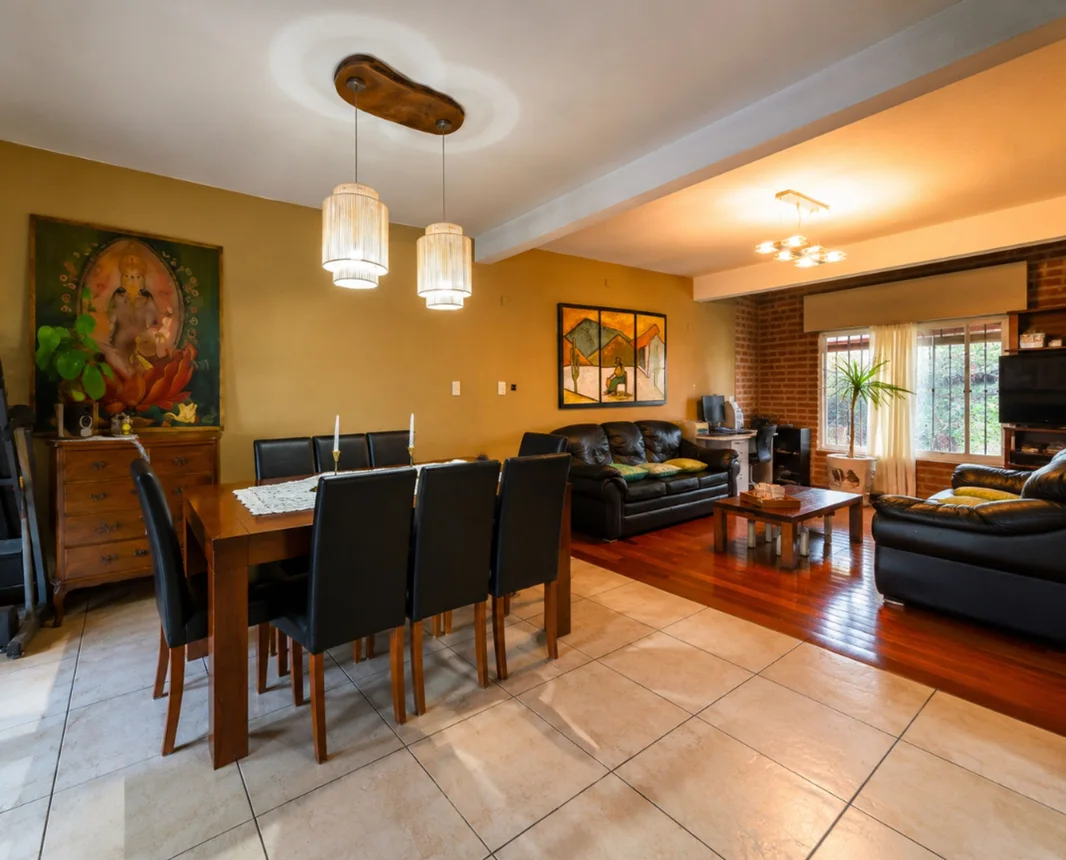 Casa de 4 ambientes en venta en El Talar, John F. Kennedy 600