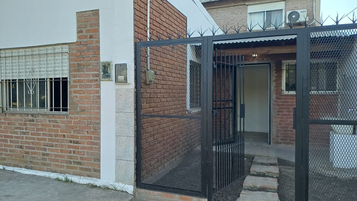 MONOAMBIENTE EN ALQUILER EN MONTE GRANDE CON PATIO