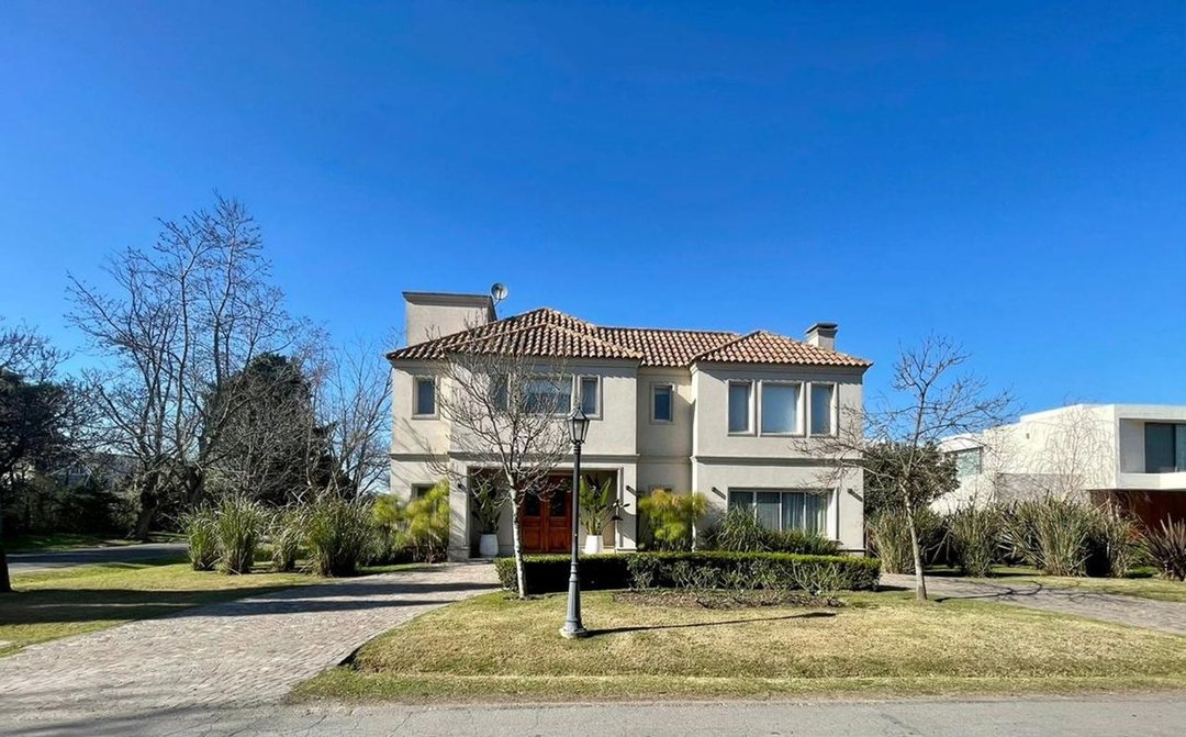 Casa en venta 7 ambientes en Mayor Irusta 3700, Bella Vista, San Miguel, Buenos Aires