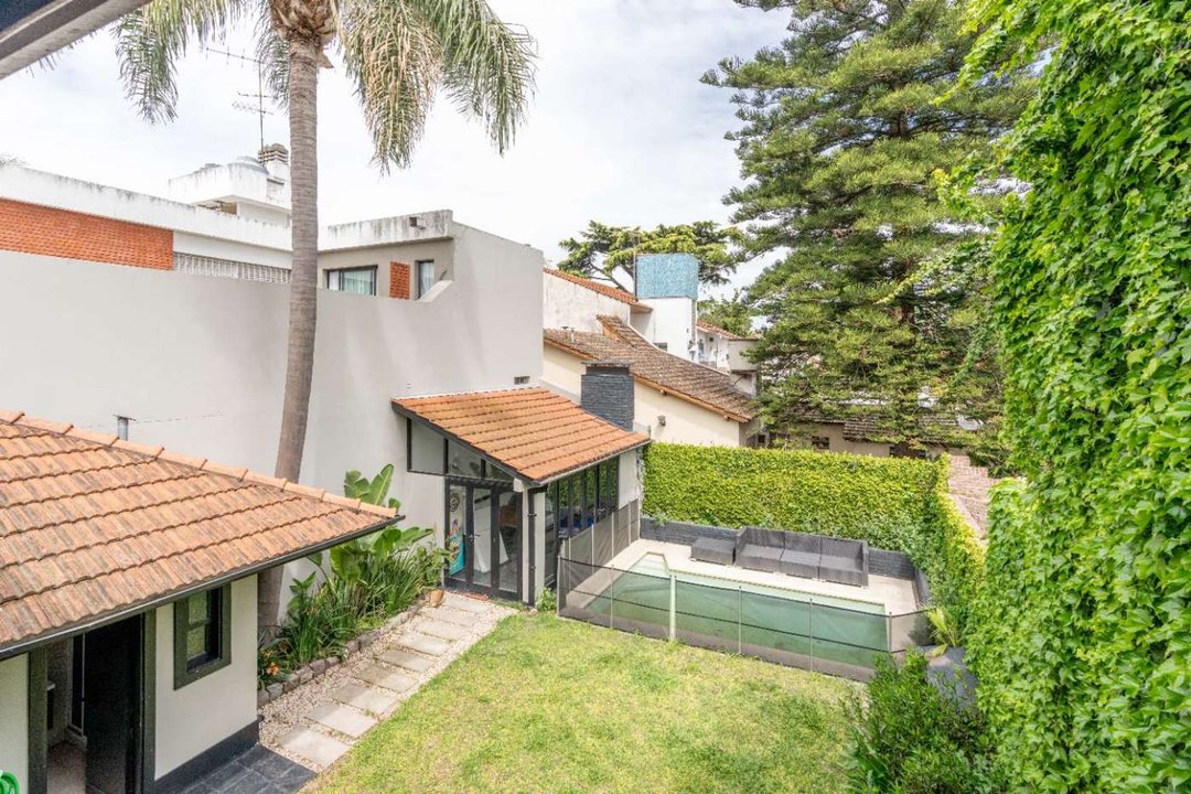 CASA CON PILETA Y QUINCHO CERCA DE LOMITAS STREET