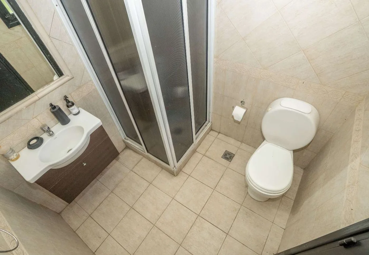Casa de 5 ambientes en venta en Lomas de Zamora, Calle Molina Arrotea 500, foto 5