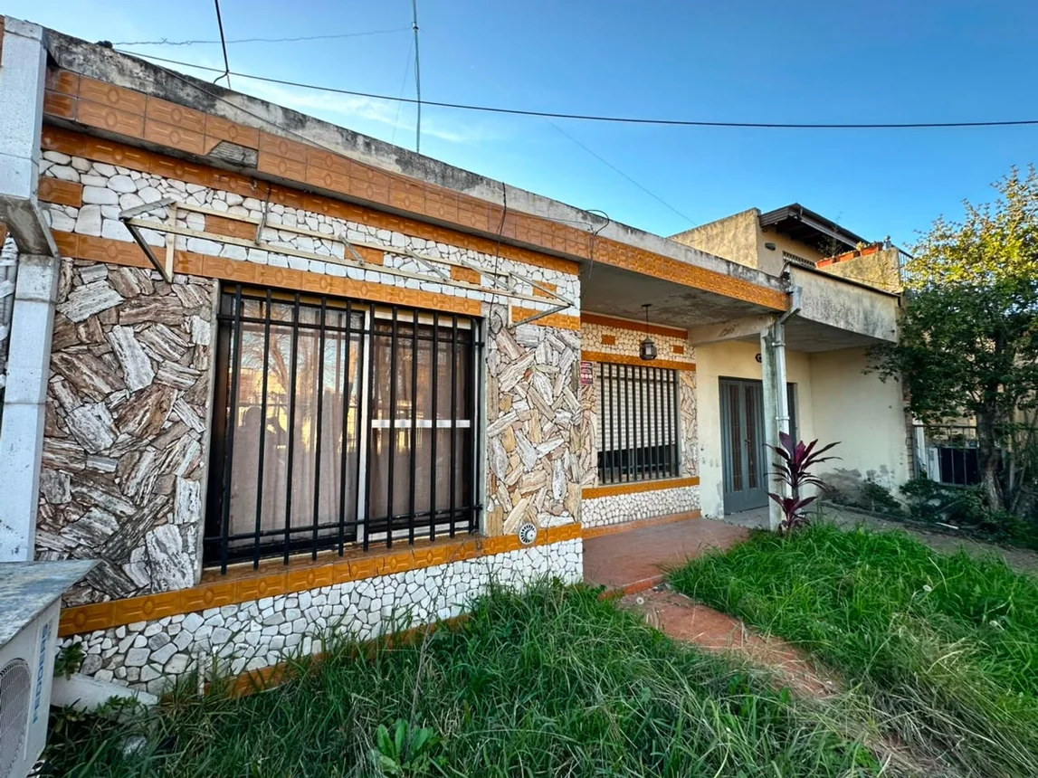 Casa de 3 ambientes en venta en San Antonio de Padua, Aristóbulo del Valle 600, foto 2