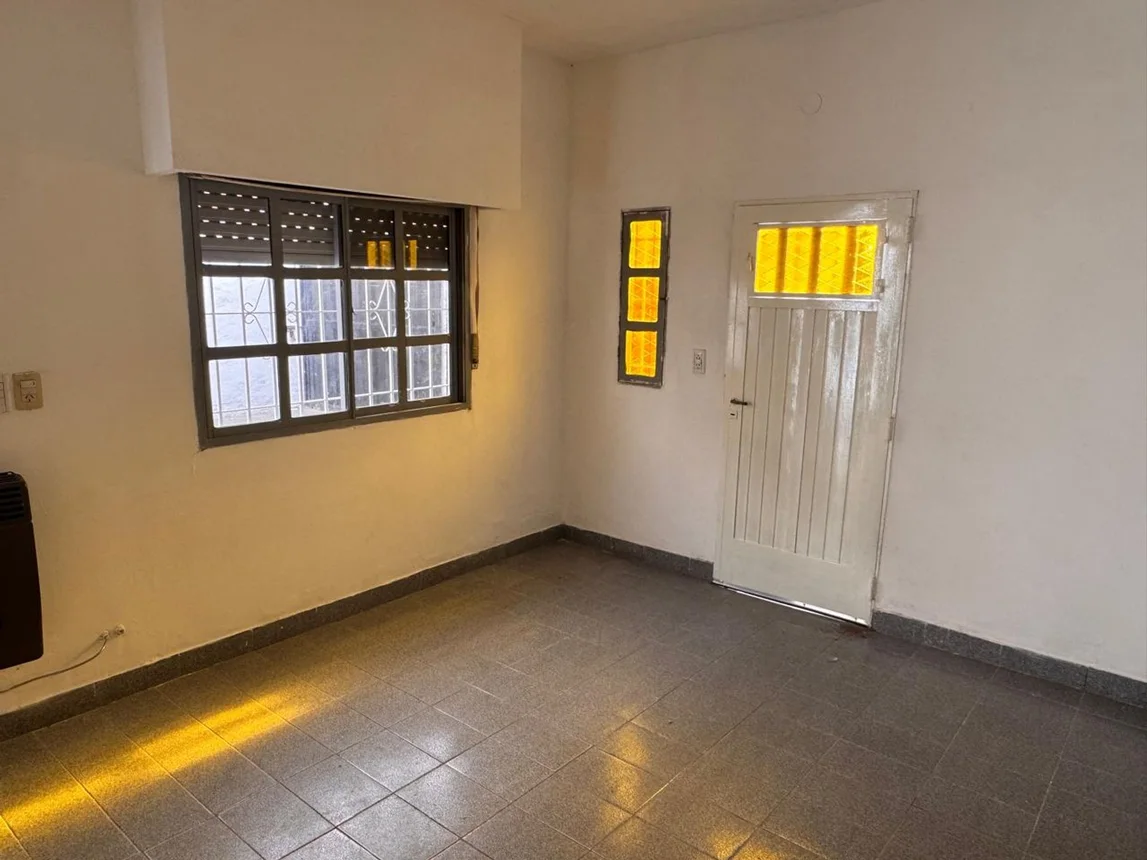 Casa de 4 ambientes en venta en Florencio Varela, Sánchez de Loria 2000, foto 3