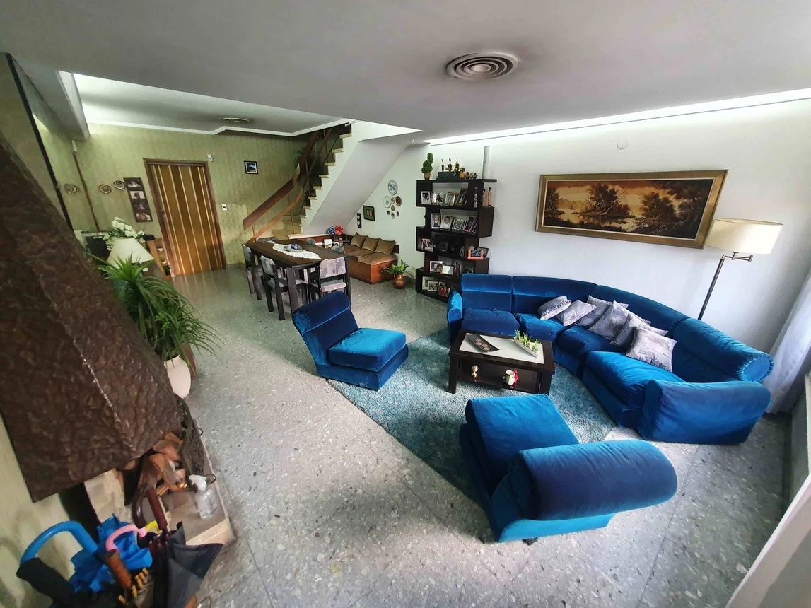 Casa de 6 ambientes en venta en Villa Maipú, Perdriel 2400