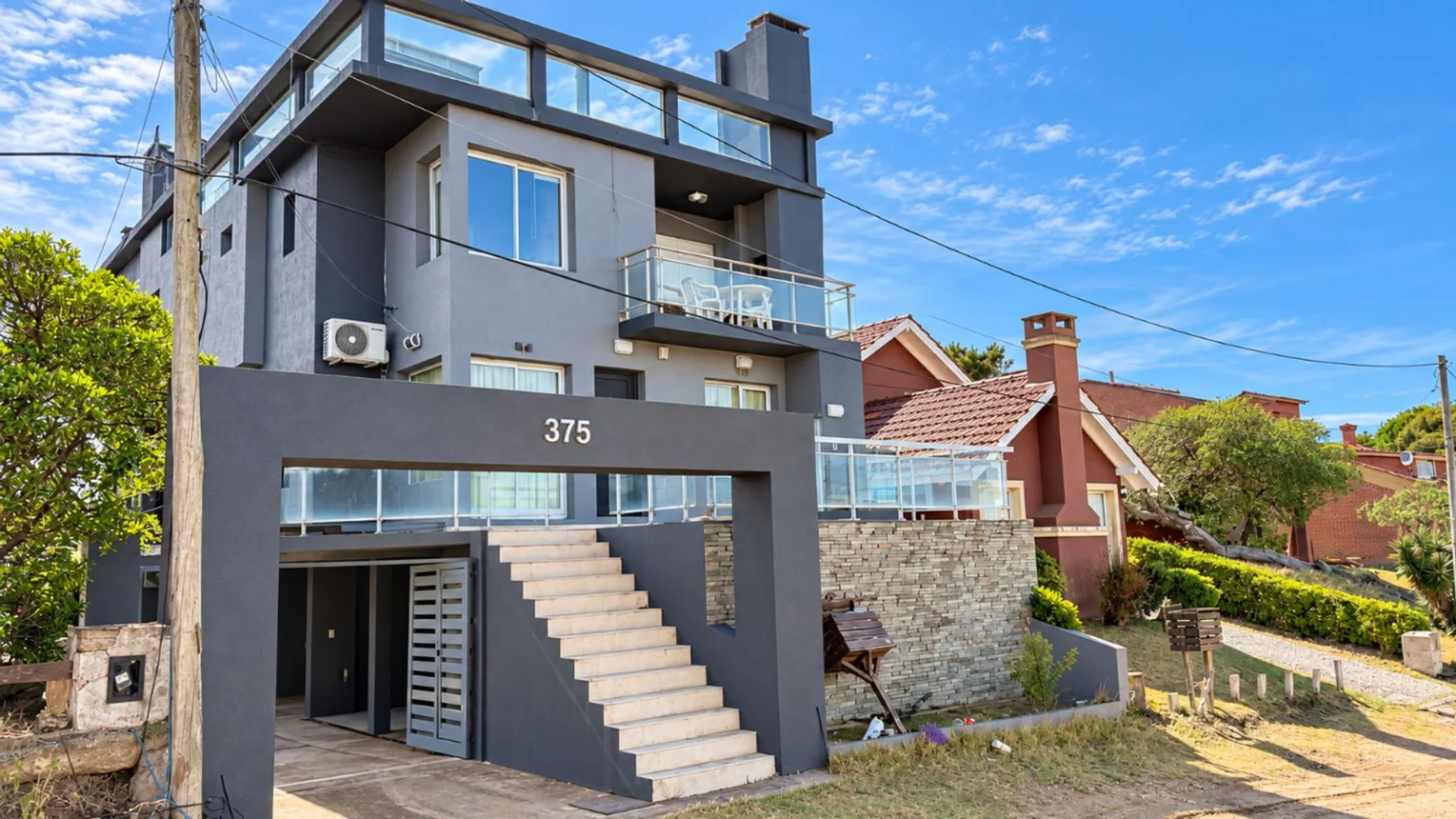 Departamento de 3 ambientes en venta en Pinamar, Almirante Brown 300