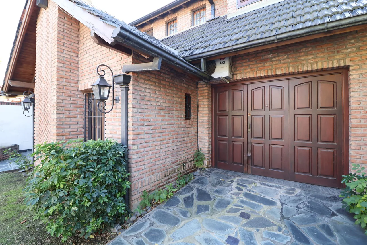 Casa en venta en Castelar, foto 3