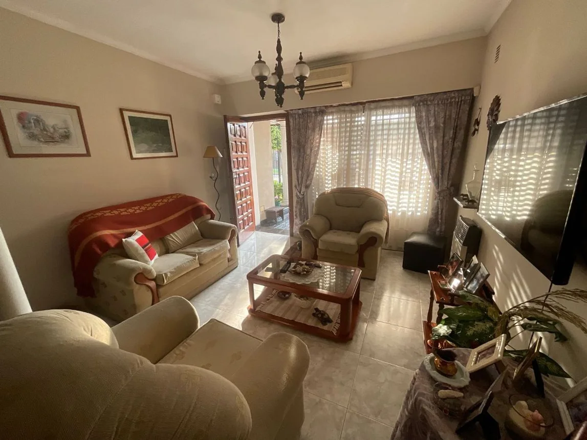 Casa en venta en Quilmes, foto 3