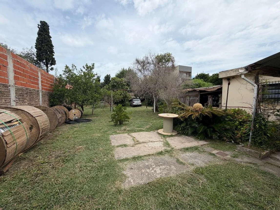 Casa de 4 ambientes en venta en Isidro Casanova, Madrid 2700, foto 2