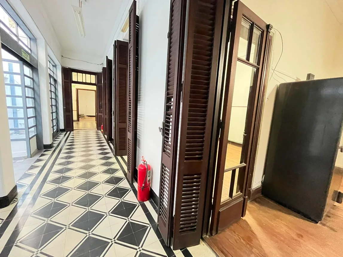 Casa de 6 ambientes en alquiler en La Plata, 57 Entre 2 y 3 300, foto 4