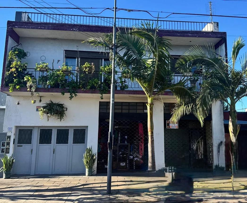 Departamento en venta en Villa Tesei, Scholnik 100