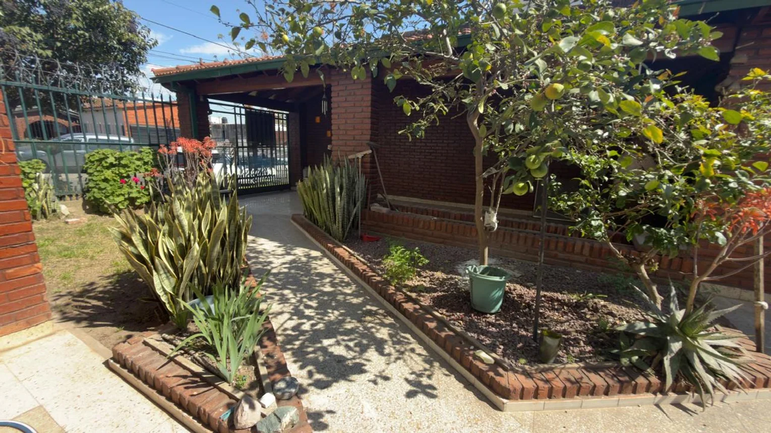 Casa de 6 ambientes en venta en Hurlingham, Doctor Delfor Díaz 2800
