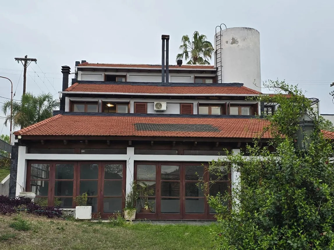 Casa de 10 ambientes en venta en Villa Carlos Paz, Blas Parera 0