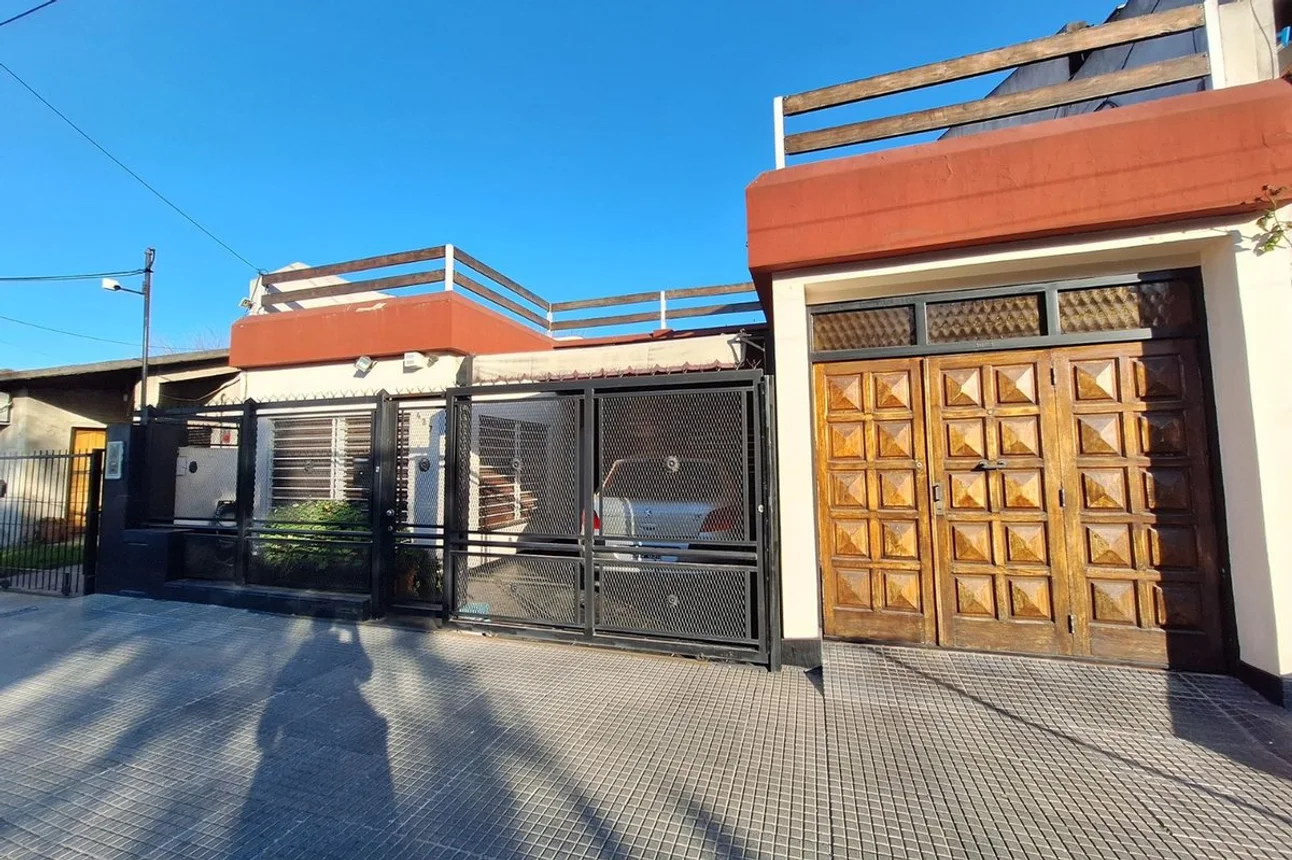 Casa de 4 ambientes en venta en Villa Tesei, Mary O. Graham 400