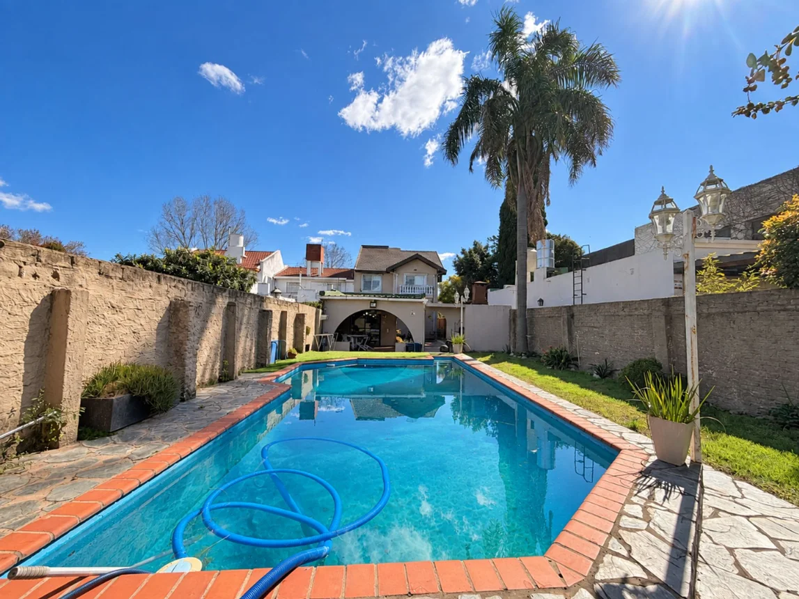 Casa en venta en Banfield, foto 2