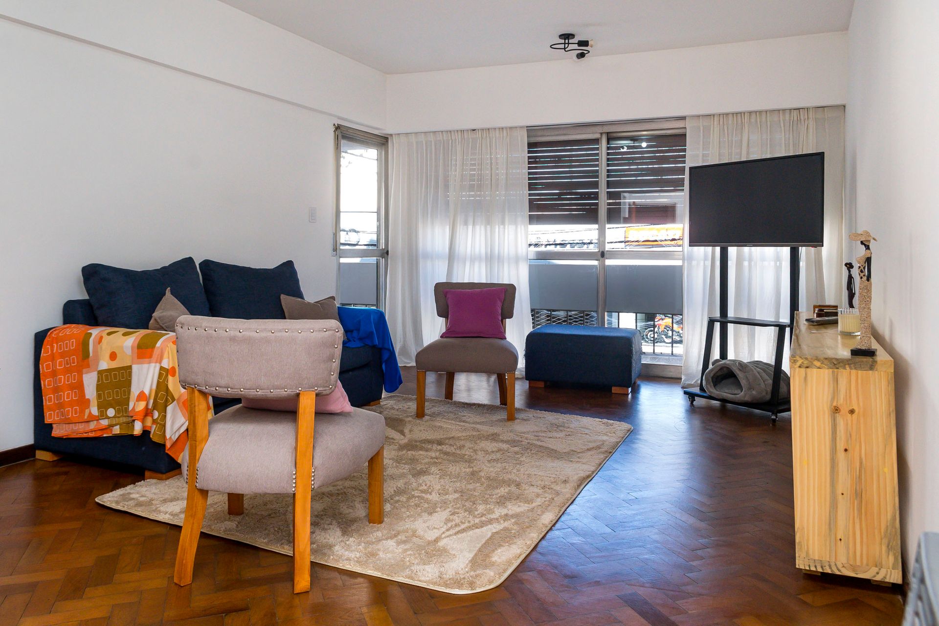 DEPARTAMENTO AMPLIO VENTA AV BELGRANO 2 DORM - foto 3